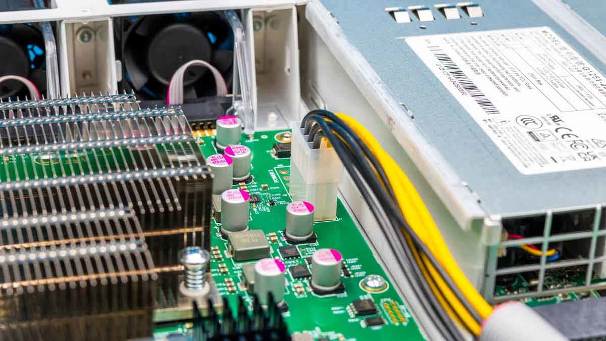 MikroTik CRS812-8DS-2DQ-2DDQ-RM