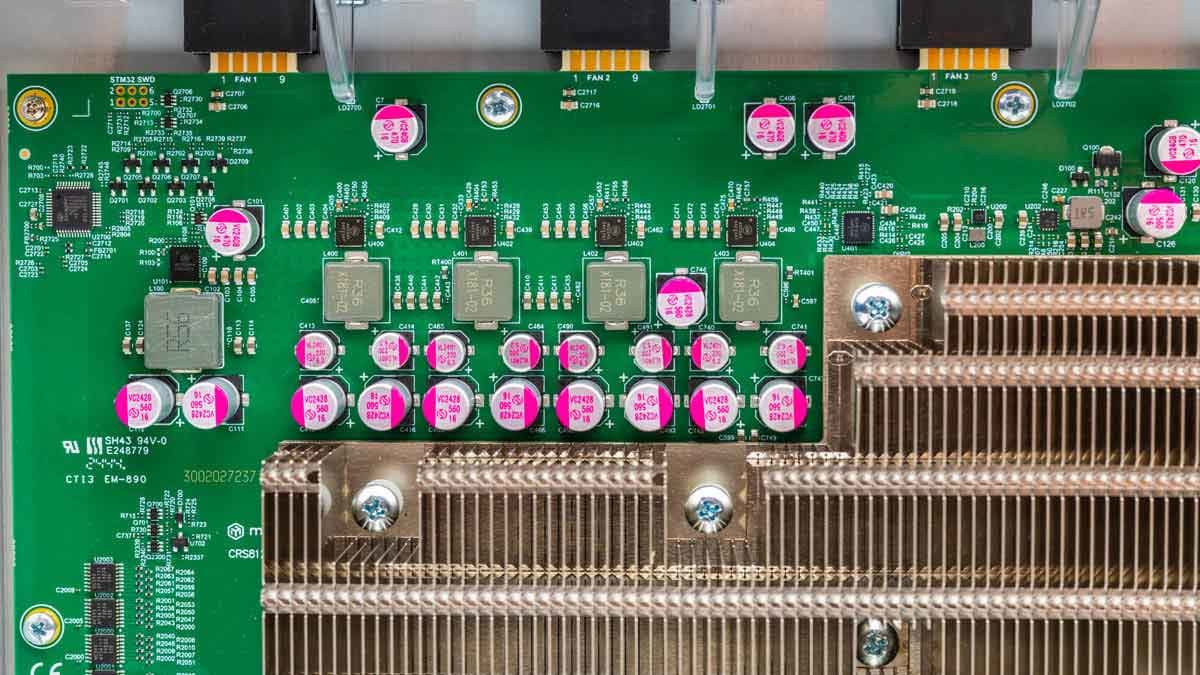 MikroTik CRS812-8DS-2DQ-2DDQ-RM
