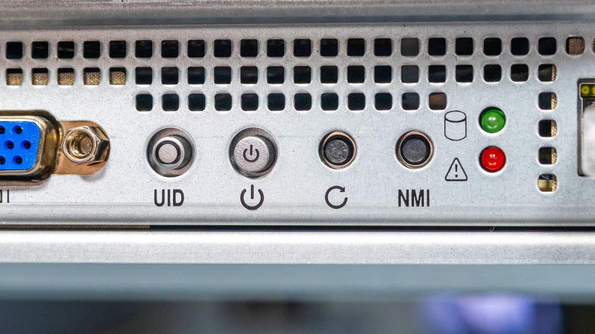 ASRock Rack 8U8X-GNR2 SYN B200 на основе NVIDIA HGX B200 с 8 GPU