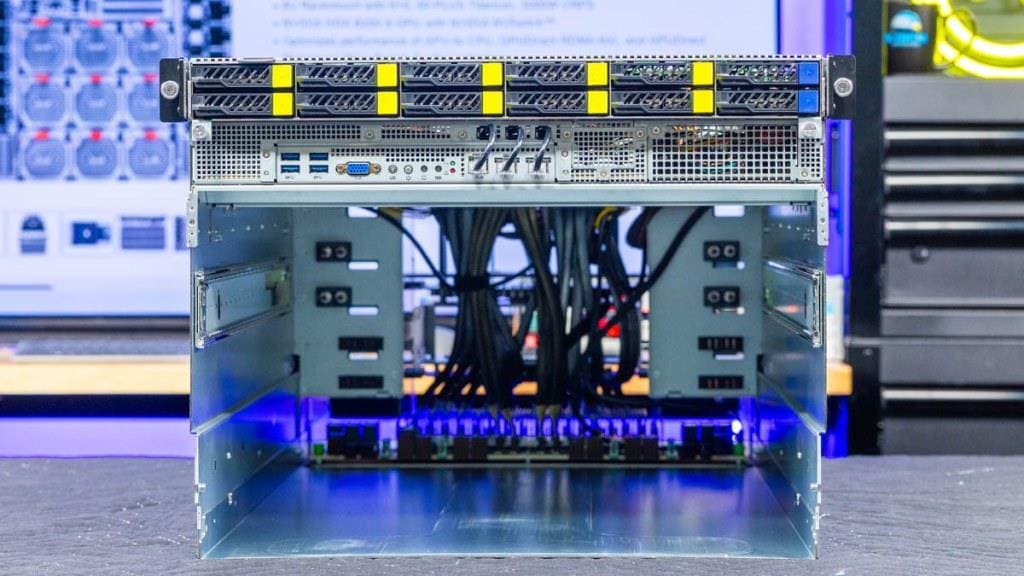 ASRock Rack 8U8X-GNR2 SYN B200 на основе NVIDIA HGX B200 с 8 GPU