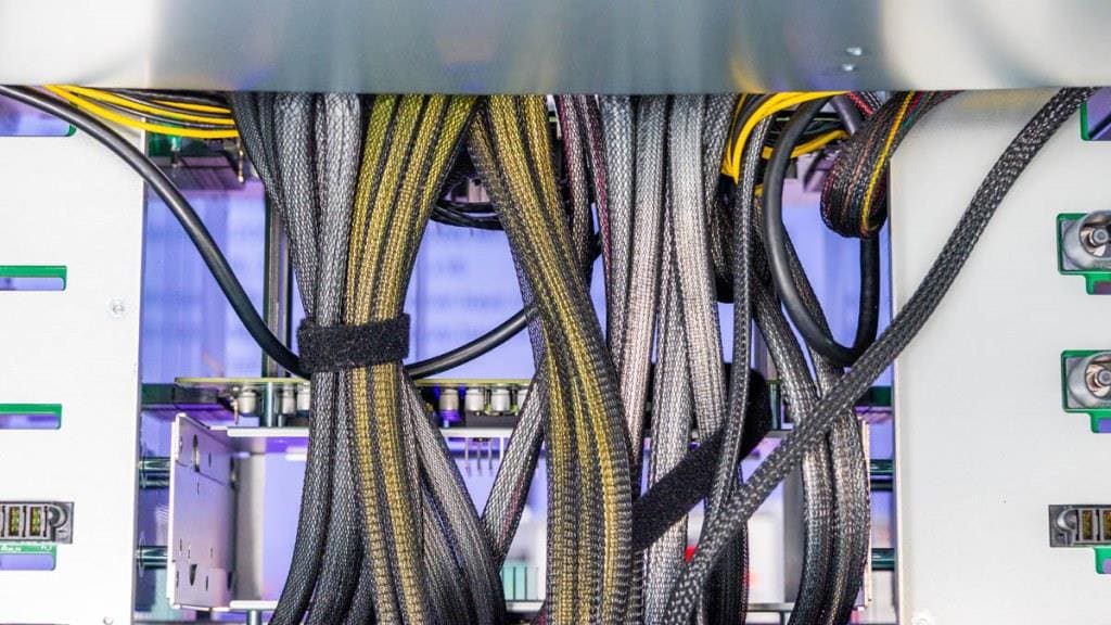 ASRock Rack 8U8X-GNR2 SYN B200 на основе NVIDIA HGX B200 с 8 GPU