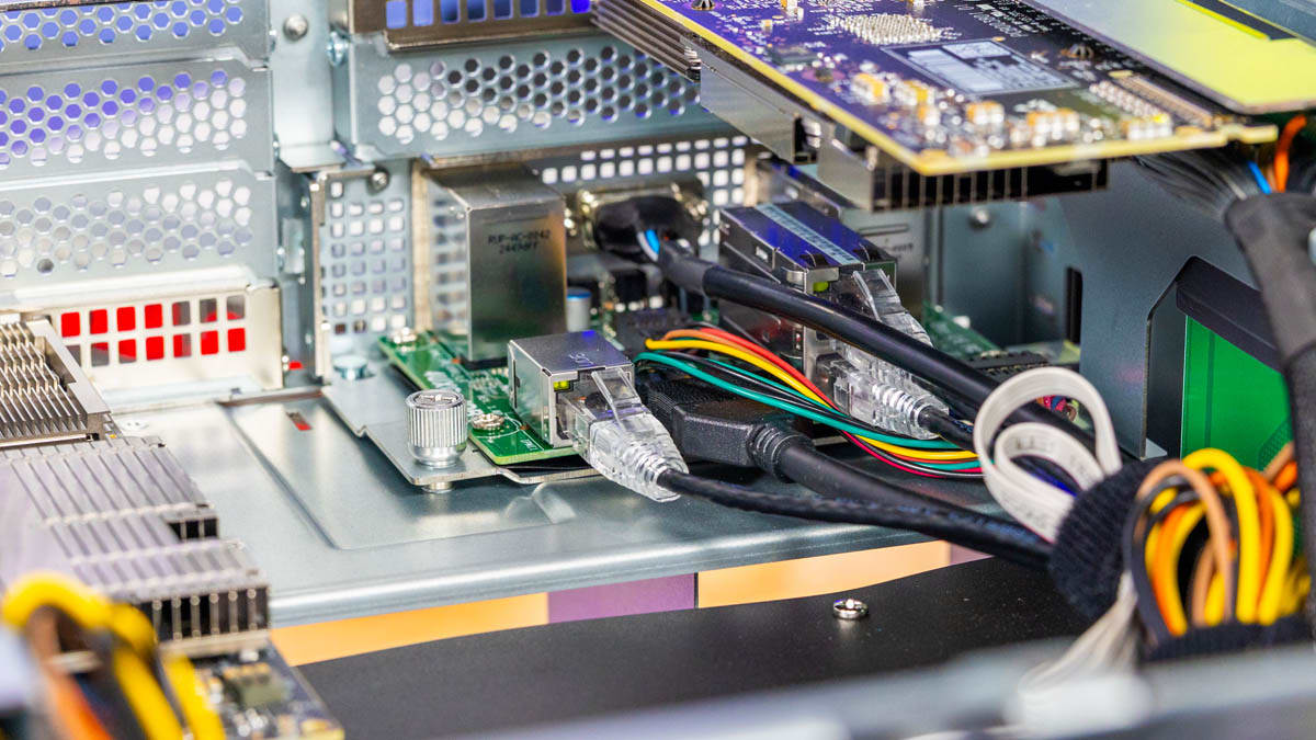 ASRock Rack 8U8X-GNR2 SYN B200 на основе NVIDIA HGX B200 с 8 GPU