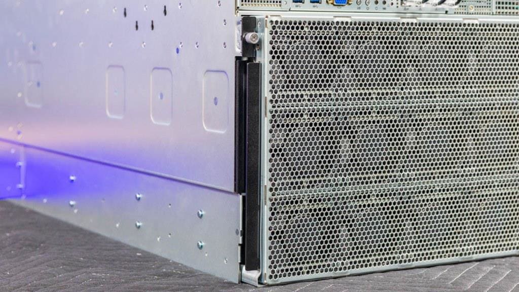 ASRock Rack 8U8X-GNR2 SYN B200 на основе NVIDIA HGX B200 с 8 GPU