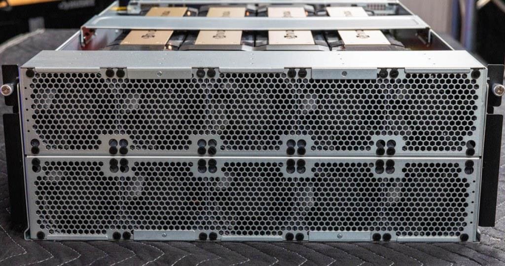 ASRock Rack 8U8X-GNR2 SYN B200 на основе NVIDIA HGX B200 с 8 GPU