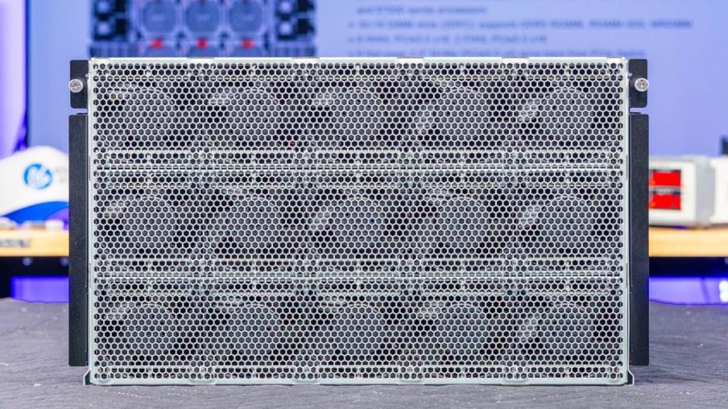 ASRock Rack 8U8X-GNR2 SYN B200 на основе NVIDIA HGX B200 с 8 GPU