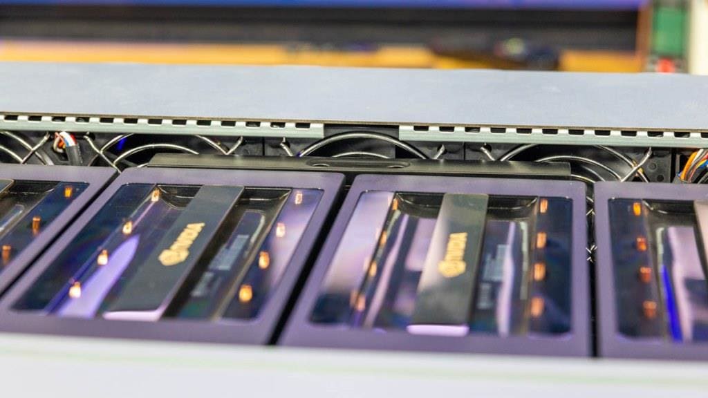 ASRock Rack 8U8X-GNR2 SYN B200 на основе NVIDIA HGX B200 с 8 GPU