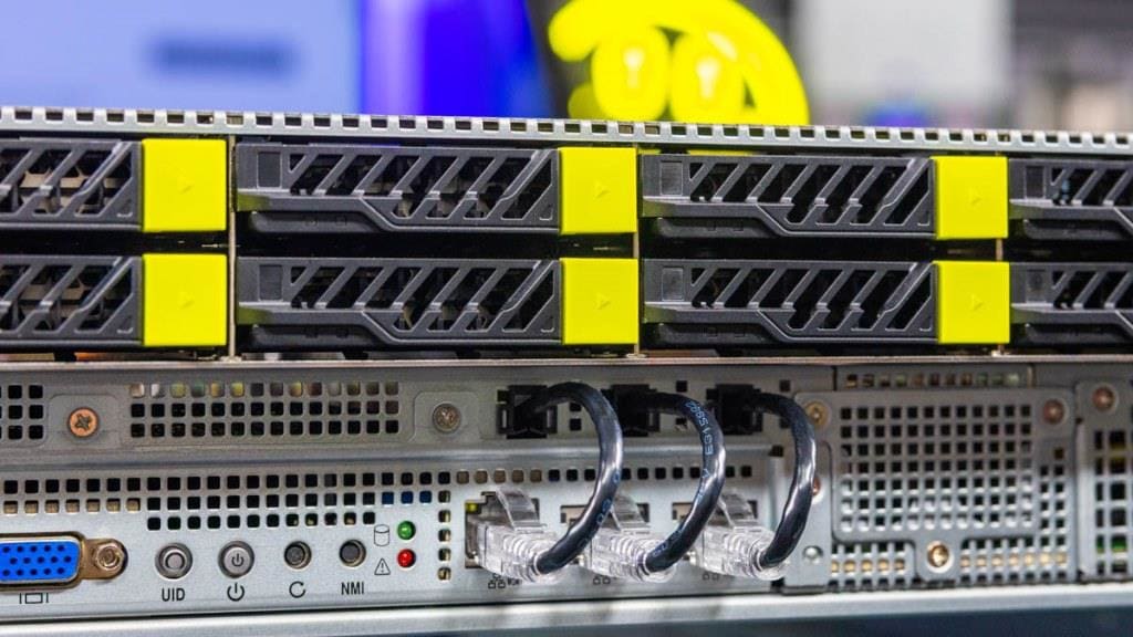 ASRock Rack 8U8X-GNR2 SYN B200 на основе NVIDIA HGX B200 с 8 GPU