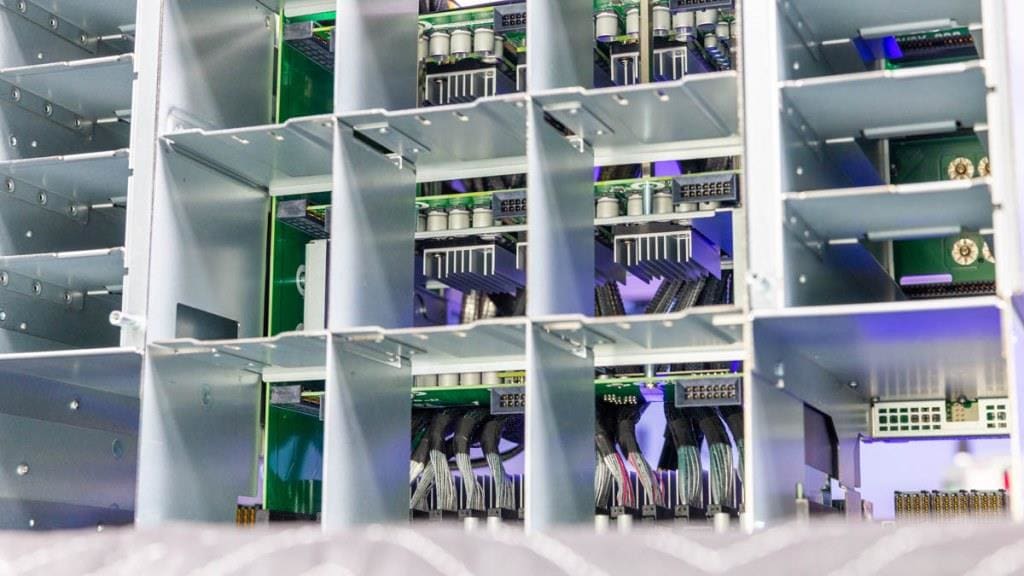 ASRock Rack 8U8X-GNR2 SYN B200 на основе NVIDIA HGX B200 с 8 GPU