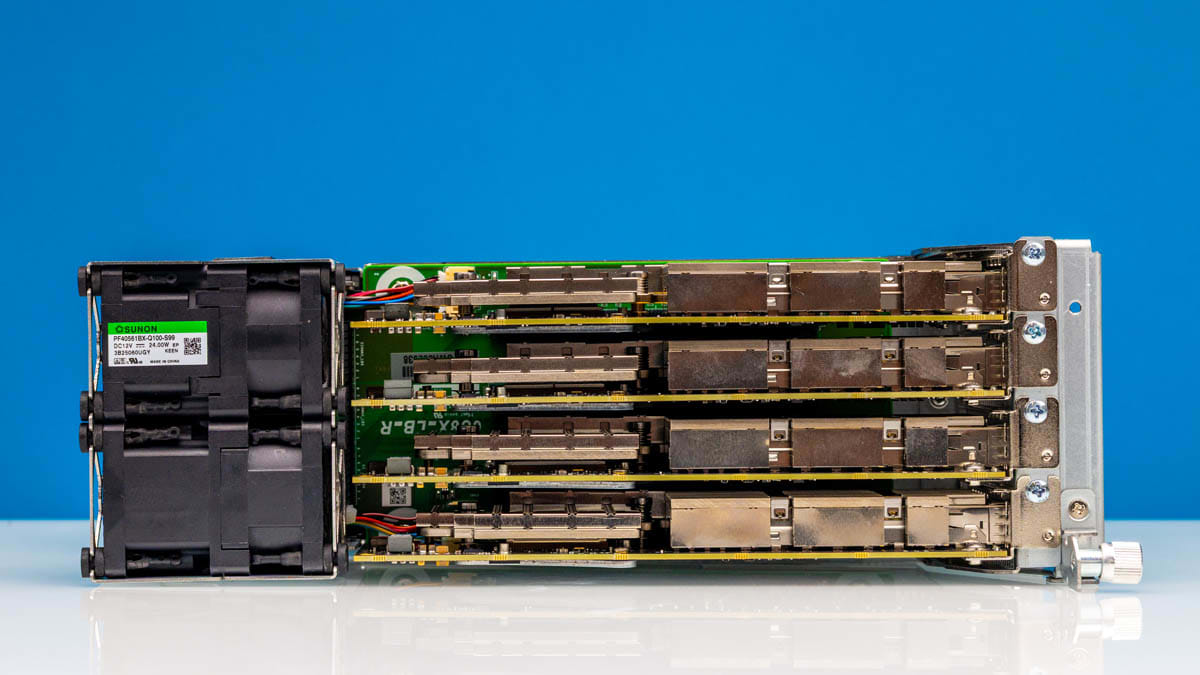 ASRock Rack 8U8X-GNR2 SYN B200 на основе NVIDIA HGX B200 с 8 GPU