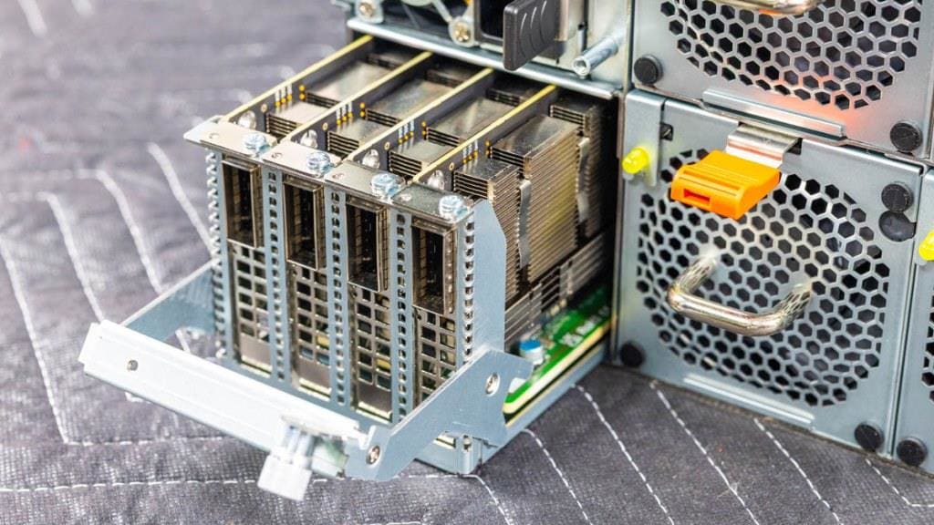 ASRock Rack 8U8X-GNR2 SYN B200 на основе NVIDIA HGX B200 с 8 GPU