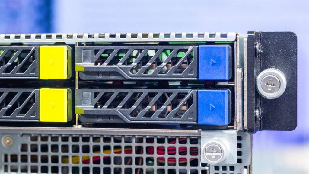 ASRock Rack 8U8X-GNR2 SYN B200 на основе NVIDIA HGX B200 с 8 GPU