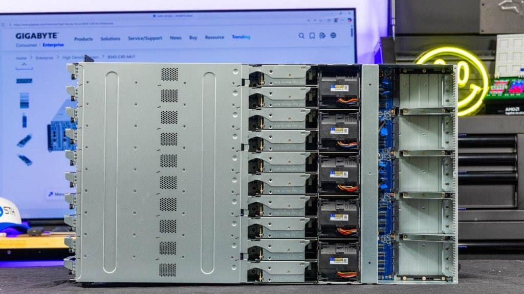 Gigabyte B343-C40-AAJ1