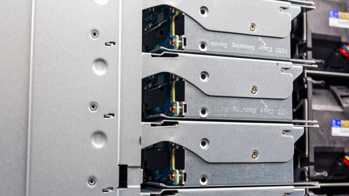 Gigabyte B343-C40-AAJ1