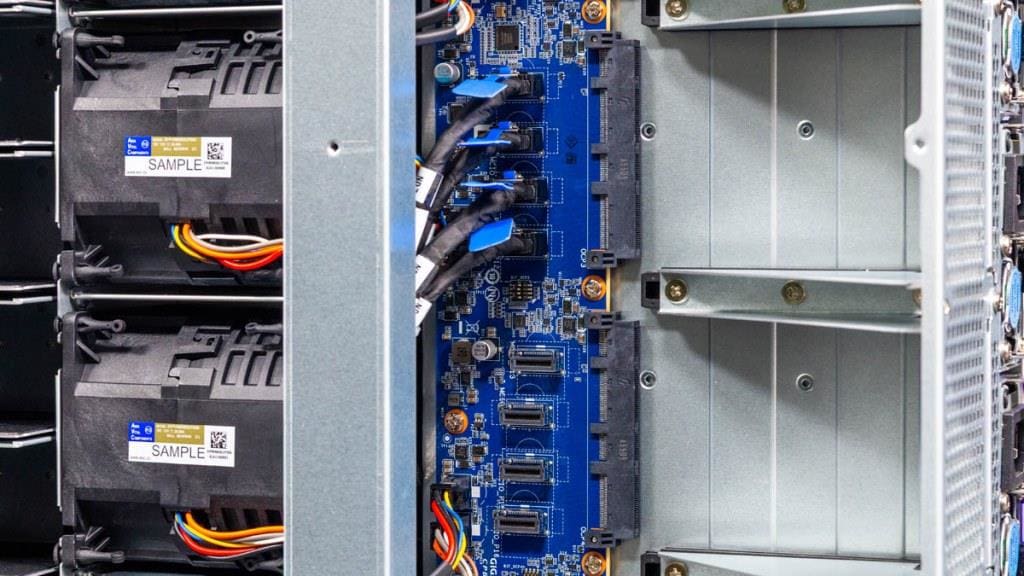 Gigabyte B343-C40-AAJ1