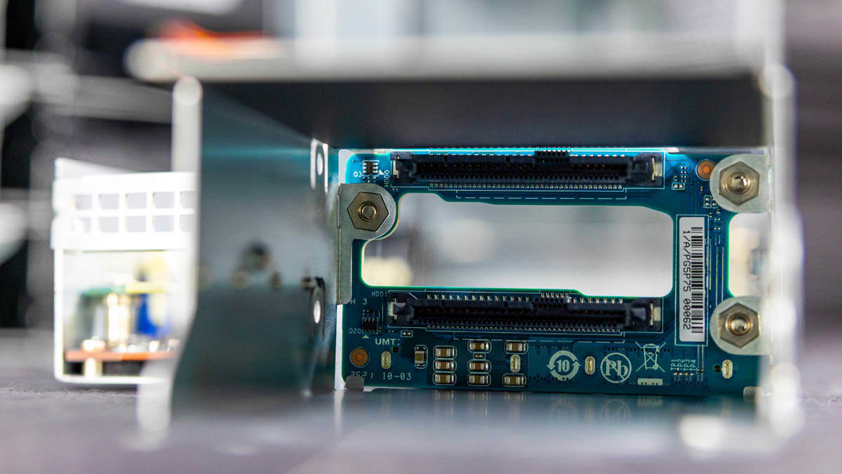 Gigabyte B343-C40-AAJ1