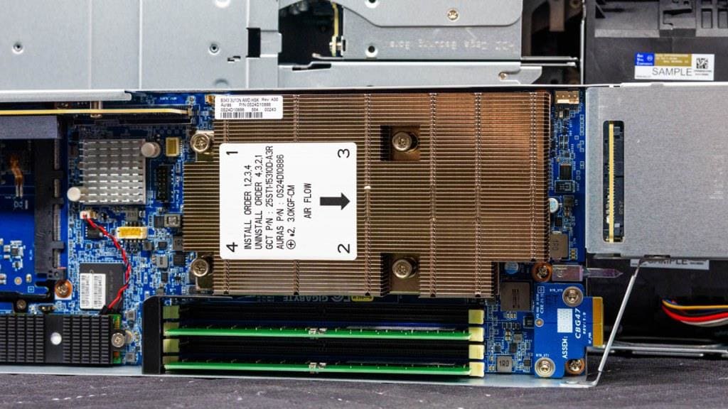 Gigabyte B343-C40-AAJ1