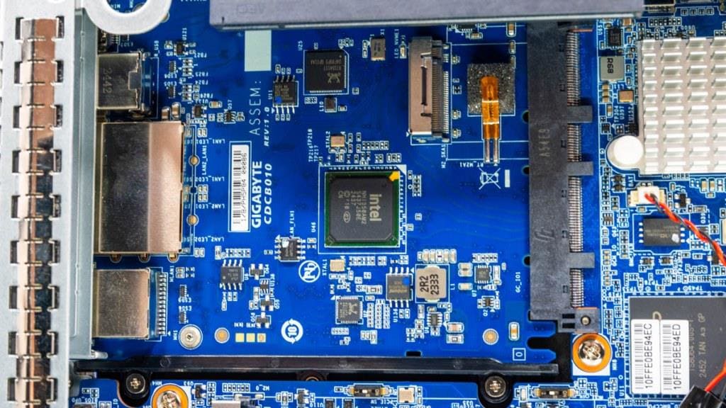 Gigabyte B343-C40-AAJ1