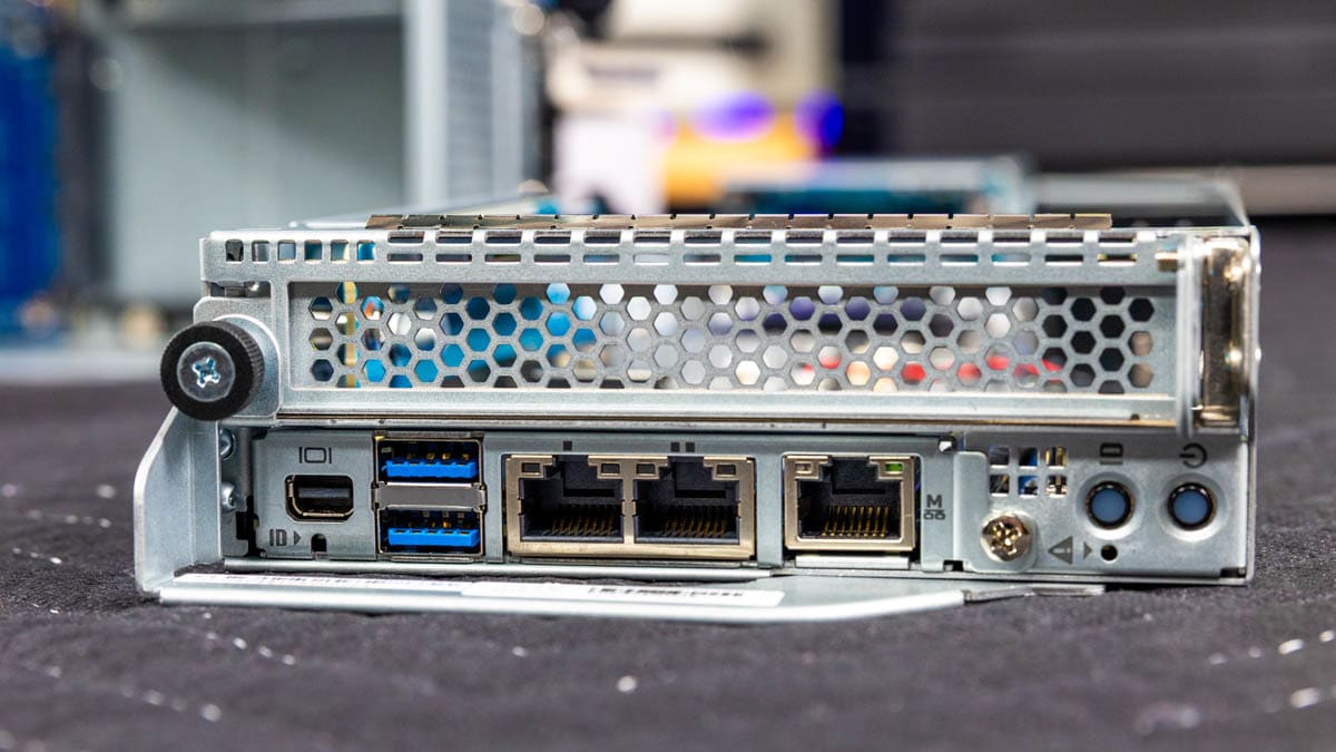 Gigabyte B343-C40-AAJ1