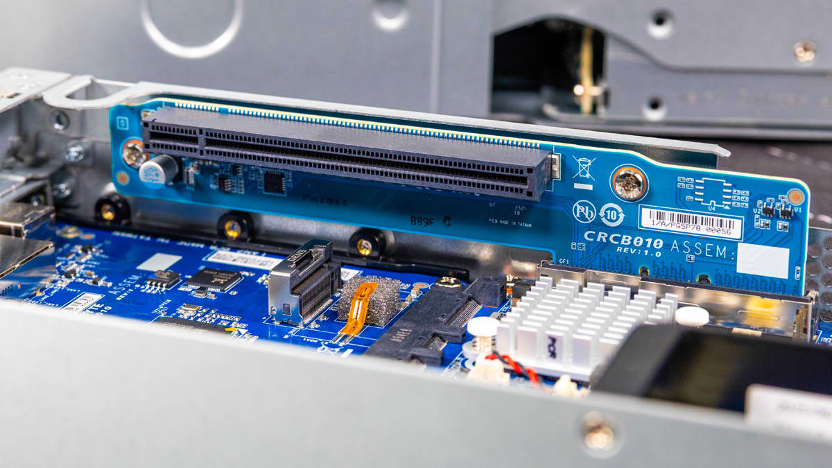 Gigabyte B343-C40-AAJ1