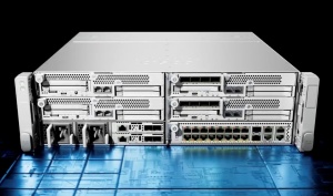 Обзор пограничного сервера Cisco UCS XE9305 3U с процессором Intel Xeon 6 SoC