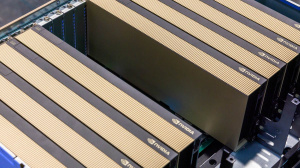 Полный гид по серверным PCIe GPU 2025 года: архитектуры, платформы и сценарии применения