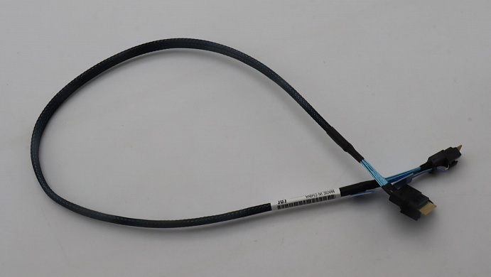 Кабель Lenovo Cable, Internal ,530mm 32AWG ,Slim SAS 4X ST to Slim SAS 8X ST (03LF906)