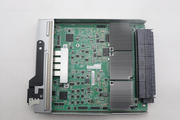 IO-модуль Lenovo D4390 24G SAS ESM/IO Module (03KL882)