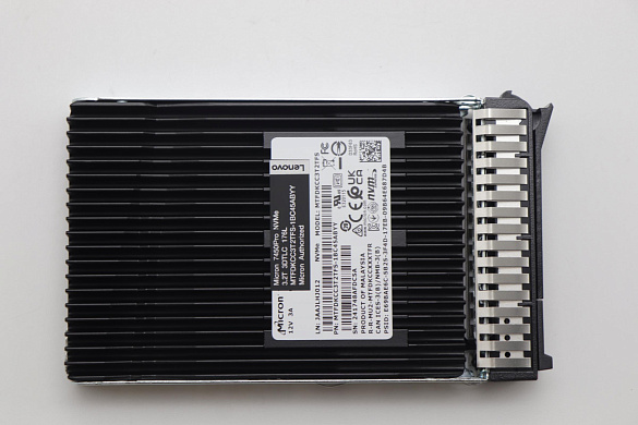 SSD-накопитель Micron 7450 3.2T MTFDKCC3T2TFS-1BC45ABYY 4k SED U.3 SSD with 2.5 HS tray CSP I4 (03LA326)