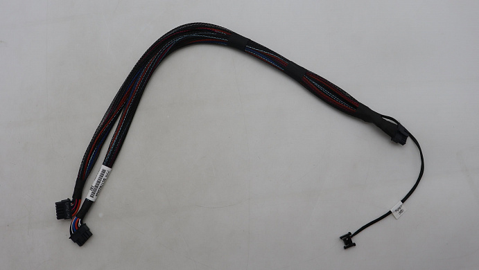 Кабель Lenovo Cable, Internal, Front Riser power Y cable,500mm (03LE697)