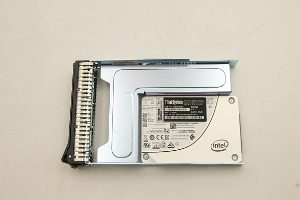 SSD-накопитель Lenovo ThinkSystem 3.5" S4610 240GB Mixed Use SATA 6Gb SS SSD (01PE401)