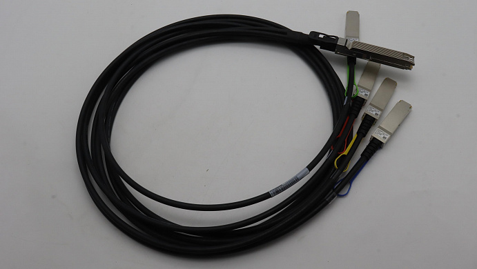 Кабель External copper cable, 2M NVIDIA NDRx2 OSFP800 to 4x HDR100 QSFP56 Passive Copper Splitter Cable (03GX925)