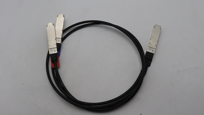 Кабель External copper cable, 1.5M NVIDIA NDRx2 OSFP800 to 2x NDR OSFP400 Passive Copper Splitter Cable (03GX905)