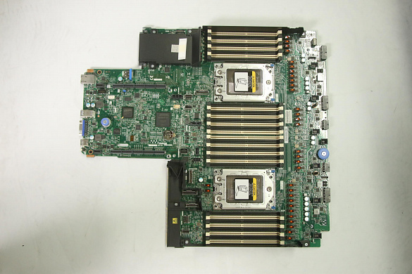 Материнская плата Lenovo Mother Board, Rome, for A100 GPU (03HA023)