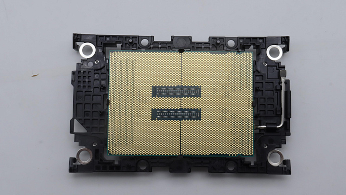 Процессор INTEL SPR 6434H 8C/3.7-4.1G/195W/22.5M, 4S3U 16GT/s, SGX 512, DDR5_4800, PCIE5.0/CXL,TB, HT, 2FMAs, AMX, Socket E LGA4677, MCC CPU (03KH902)