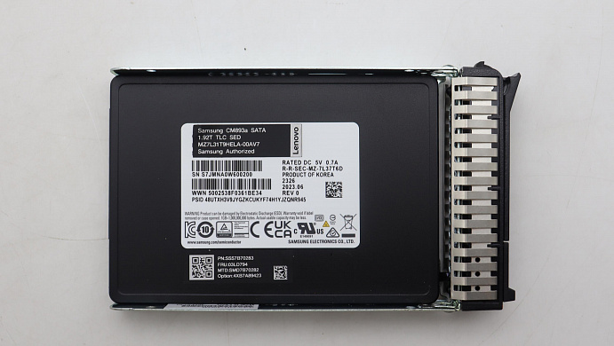 SSD-накопитель Lenovo ThinkSystem 2.5" CM893a 1.92TB Read Intensive SATA 6Gb HS SSD (03LD794)