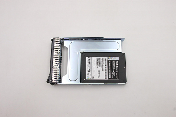 SSD-накопитель Lenovo ThinkSystem 3.5" PM1645a 800GB Mainstream SAS 12Gb Hot Swap SSD (02JG492)