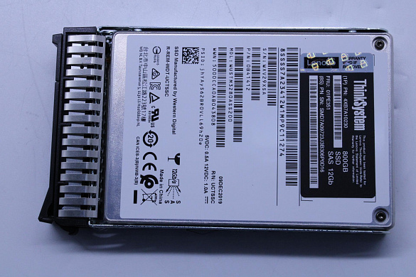 SSD-накопитель Lenovo ThinkSystem 2.5" SS530 800GB Performance SAS 12Gb Hot Swap SSD (01PE351)