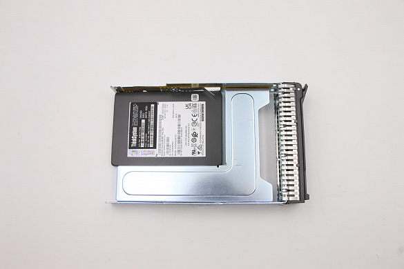 SSD-накопитель Lenovo ThinkSystem 3.5" 5300 240GB Mainstream SATA 6Gb Hot Swap SSD (02JG552)