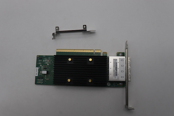 HBA-модуль Broadcom Non-RAID, Broadcom, 450W-16e, PCIe, SAS/SATA 24Gb, 16-Port, External (e) (03KM359)