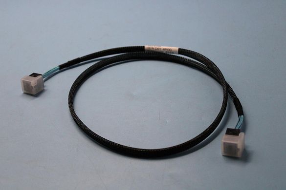 Кабель Lenovo HBA HD to HD Cable C
(MiniSAS-HD to MiniSAS-HD, 800mm) (02JK015)