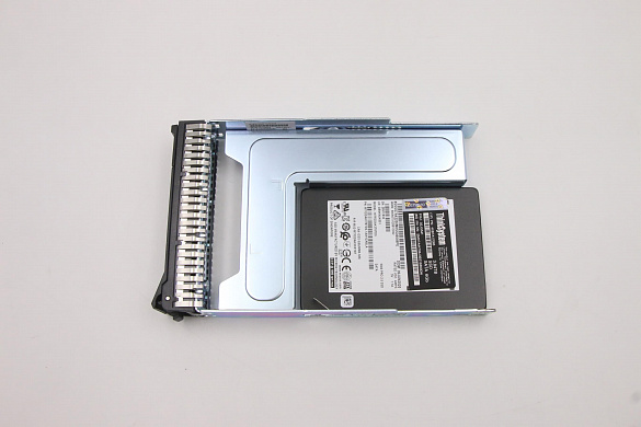 SSD-накопитель Lenovo ThinkSystem 3.5" 5300 3.84TB Entry SATA 6Gb Hot Swap SSD (02JG541)