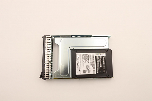 SSD-накопитель Lenovo ThinkSystem 3.5" PM1653 3.84TB Read Intensive SAS 24Gb HS SSD SED (03GX675)