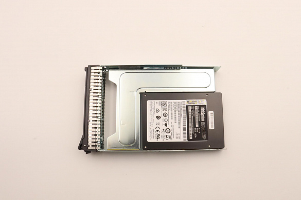 SSD-накопитель Lenovo ThinkSystem 3.5" Nytro 3750 3.2TB Write Intensive SAS 12Gb HS SSD (03KH563)