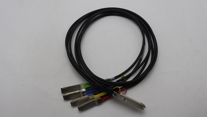 Кабель External copper cable, 2M NVIDIA NDRx2 OSFP800 to 4x NDR200 QSFP112 Passive Copper Splitter Cable (03GX911)