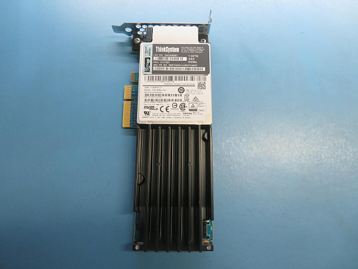 SSD-накопитель Lenovo 1.92TB PCIe x4 EM SSD Card FRU (01GT681)