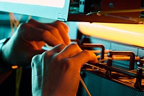 Oriole Networks и AMD успешно запустили ИИ-сеть на фотонных технологиях, но пока в лабораторных условиях