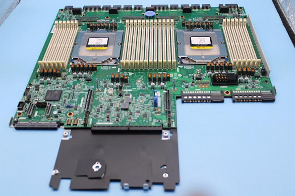 Материнская плата Lenovo SR685a V3 System Board, Genoa , pluggable RoT, with battery (03LA682)