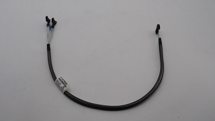 Кабель Lenovo Cable, Internal,PCIE Gen5 cable, 2*MCIOx4-MCIOx8,650/650mm (03KL853)