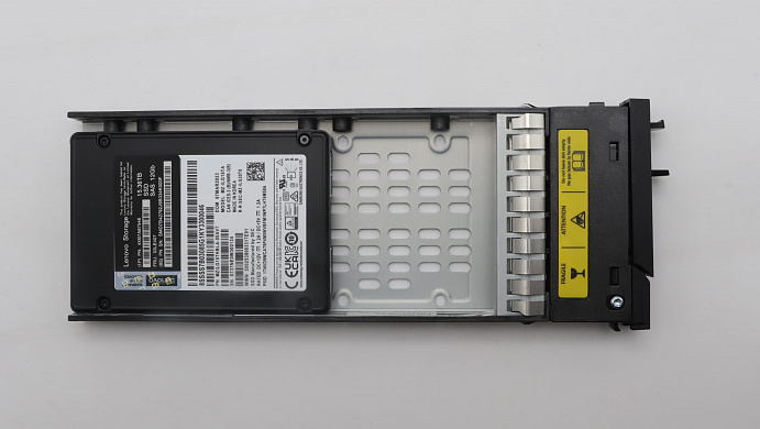 SSD-накопитель Lenovo SSD Assembly, SAS, 2.5", 15.36TB 1DWPD 12.0Gb/s, Hot Swap, Internal Hard Drive, with tray (03LE407)