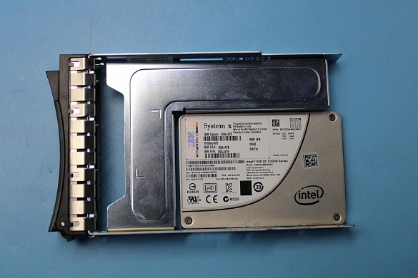 SSD-накопитель Lenovo 800GBSATACONV (00AJ476)